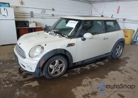 2009 Mini Cooper from USA, damaged, VIN WMWMF33509TU70806